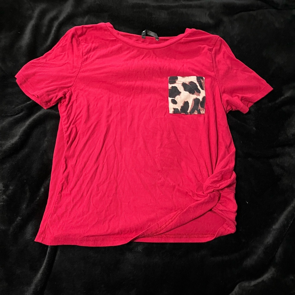 red and leopard t shirt